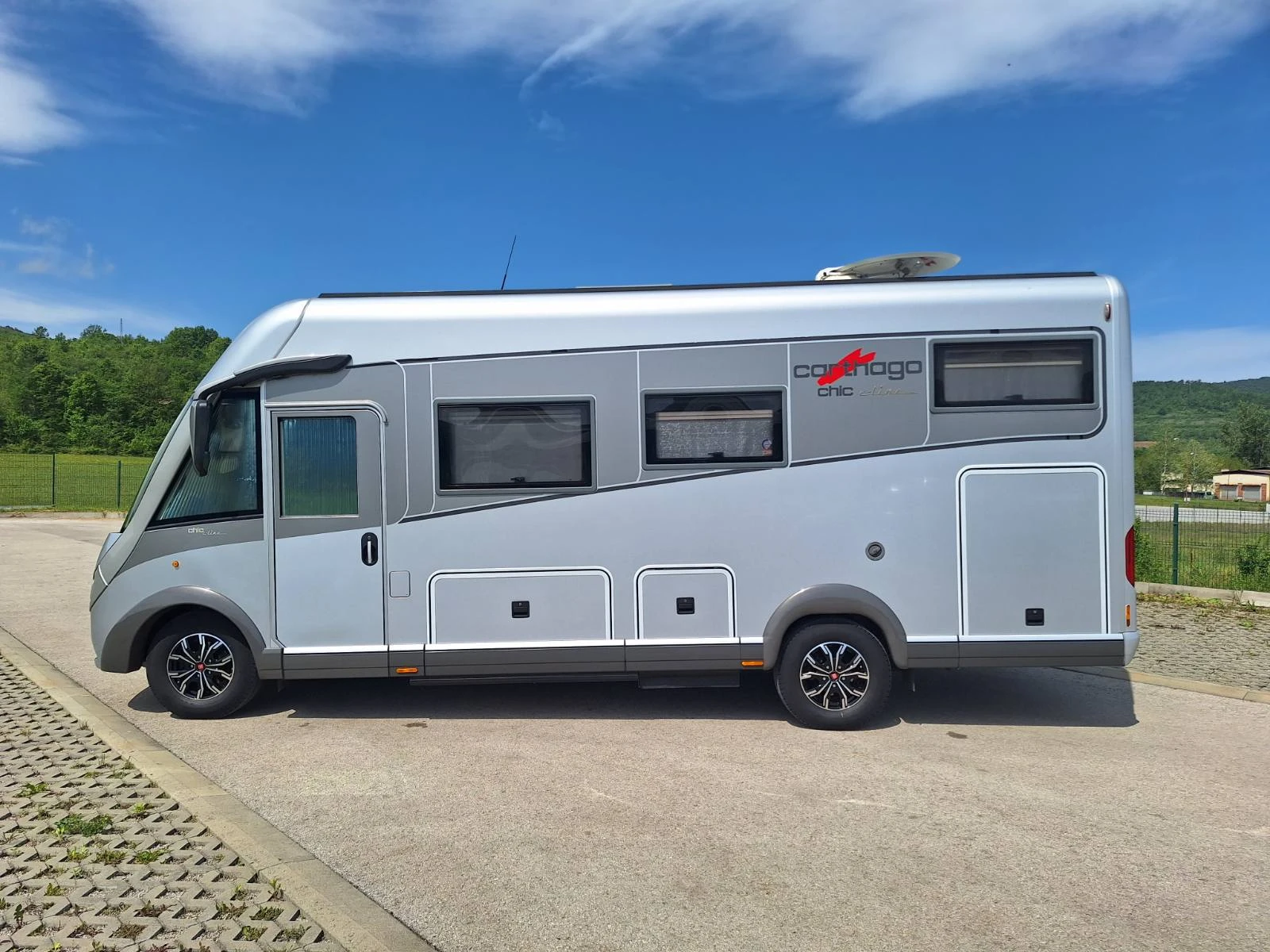 Кемпер Carthago Chic E-line до3, 5т ШВЕЙЦАРИЯ 3.0TD АВТОМАТ, ALDЕ, - изображение 4