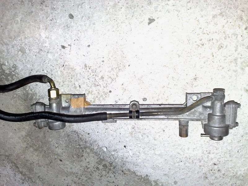 Рейка дюзи за Мерцедес Е230 98г.