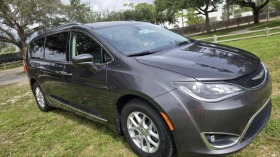 Chrysler Pacifica Touring Limited, снимка 3