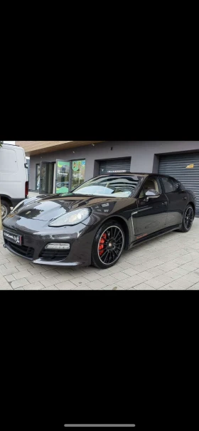  Porsche Panamera