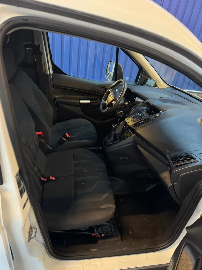 Ford Connect 1.5 , снимка 11 - Автомобили и джипове - 52335955