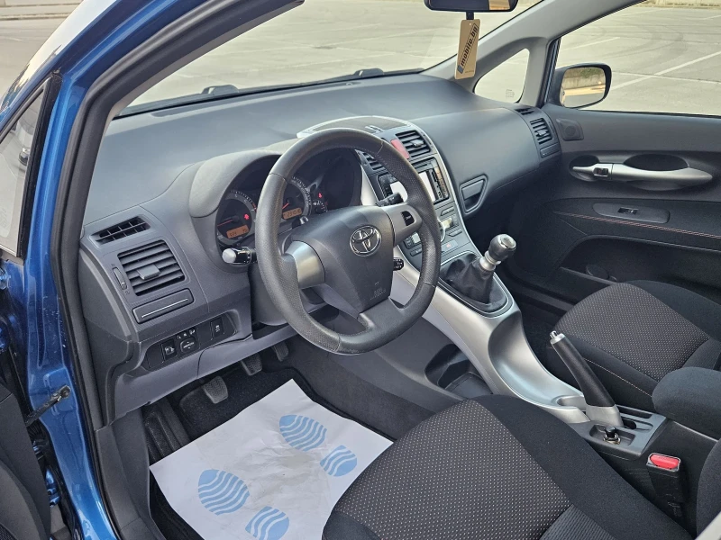 Toyota Auris 1.8 FACELIFT НАВИГАЦИЯ , снимка 9 - Автомобили и джипове - 51332708