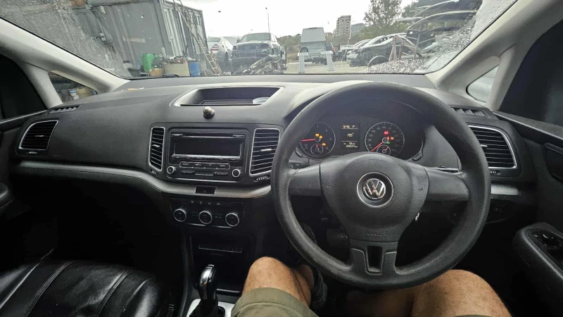 VW Sharan, снимка 9 - Автомобили и джипове - 51798775