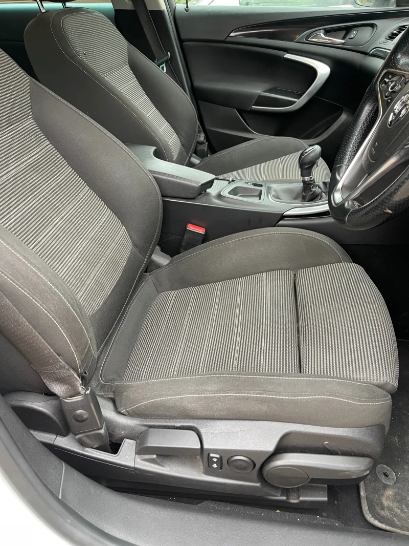 Opel Insignia SRI FACELIFT!, снимка 14 - Автомобили и джипове - 52189257