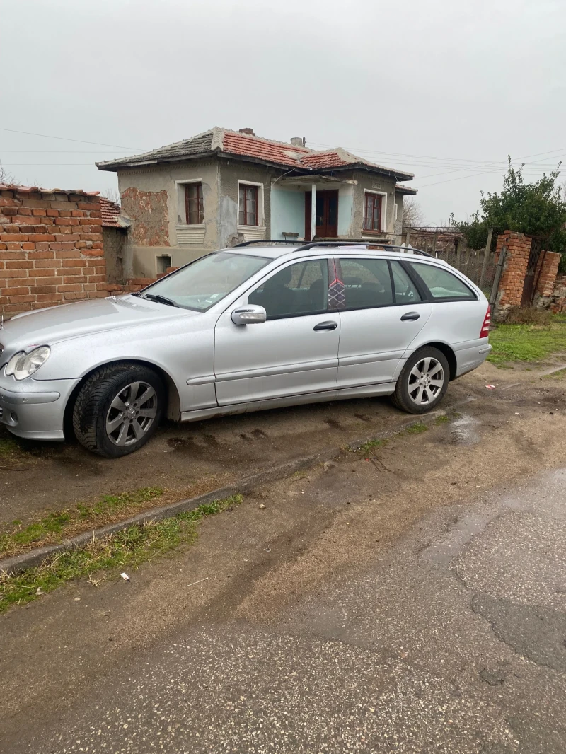 Mercedes-Benz C 220, снимка 2 - Автомобили и джипове - 53075370