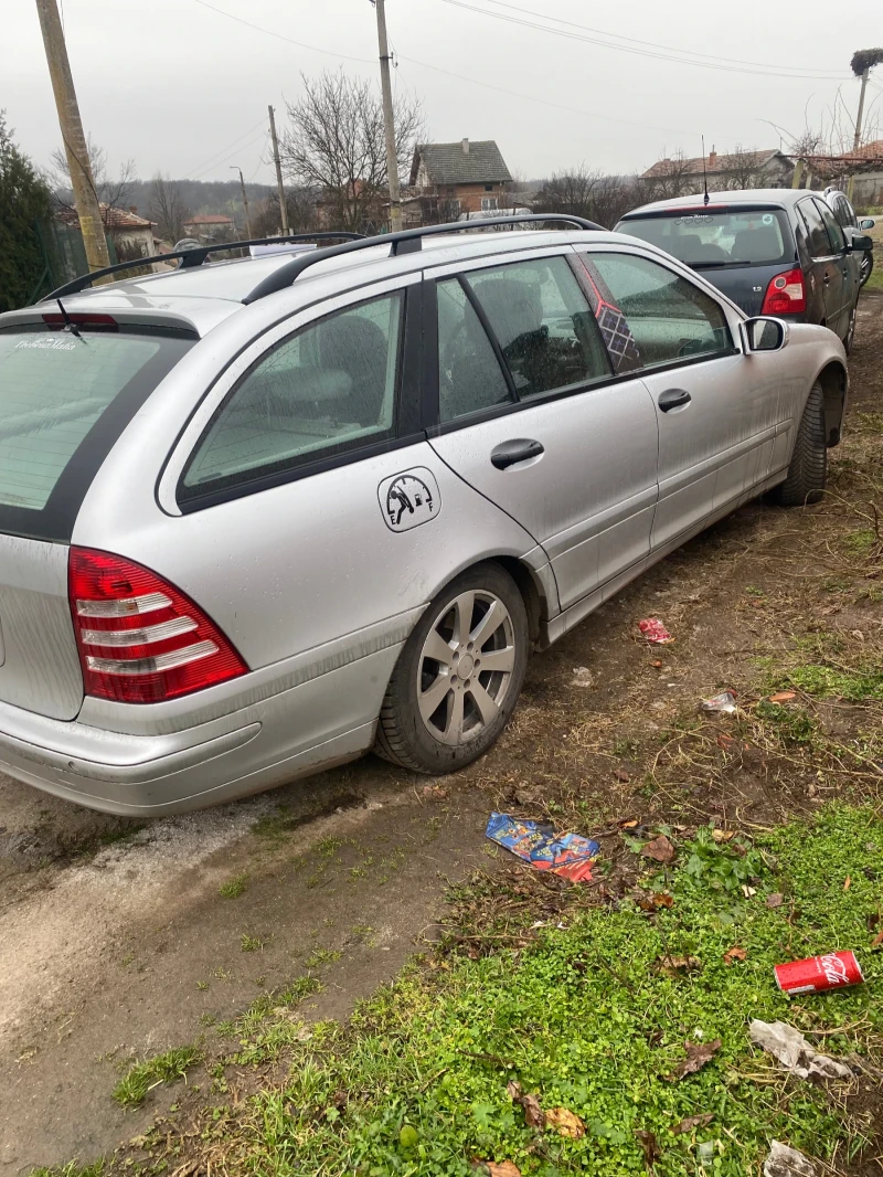 Mercedes-Benz C 220, снимка 3 - Автомобили и джипове - 53075370