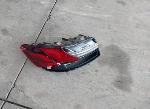 Audi A4 PREMIUM 40 TFSI S TRONI, снимка 12 - Автомобили и джипове - 53398830