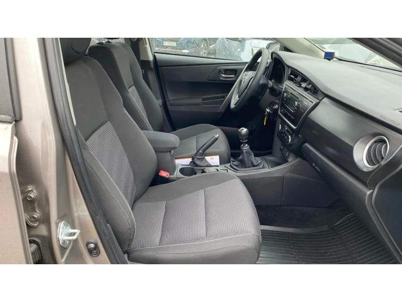 Toyota Auris Terra - изображение 7