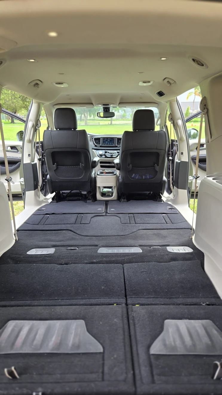 Chrysler Pacifica Touring Limited, снимка 13 - Автомобили и джипове - 54260541