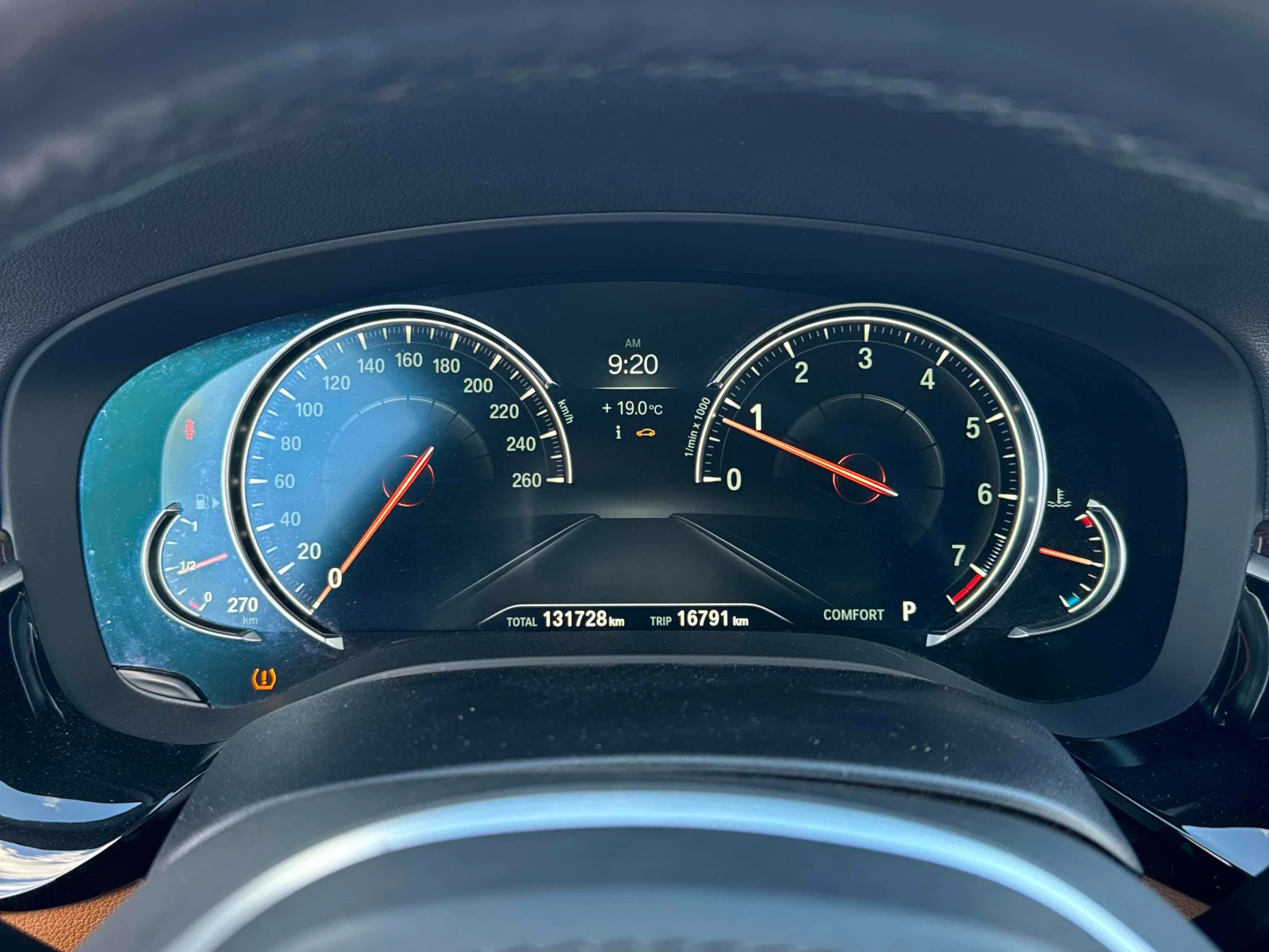 BMW 530 Xdrive* M-pkg* Пано* Подгрев* Harman Kardon - изображение 9