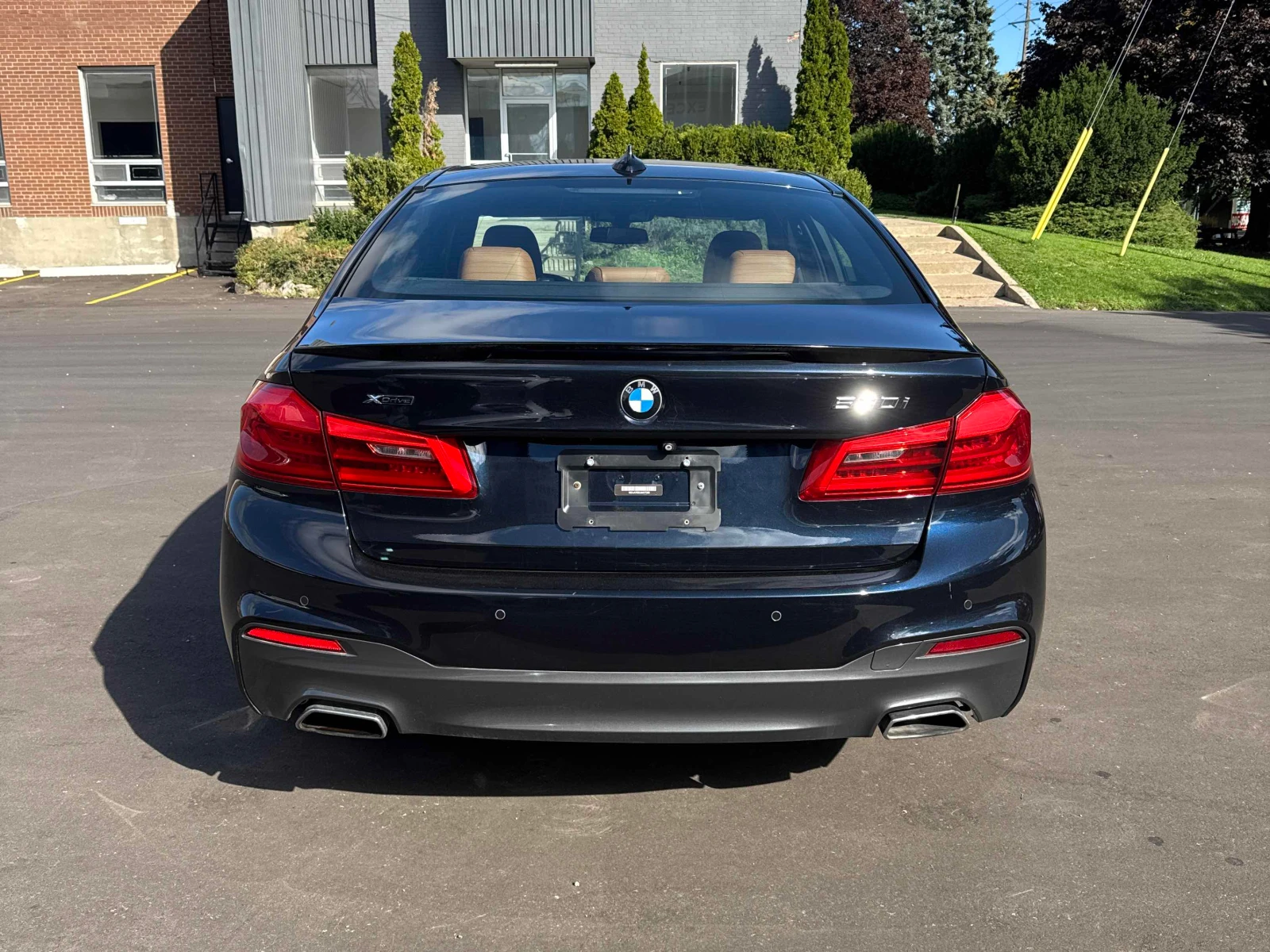 BMW 530 Xdrive* M-pkg* Пано* Подгрев* Harman Kardon - изображение 6