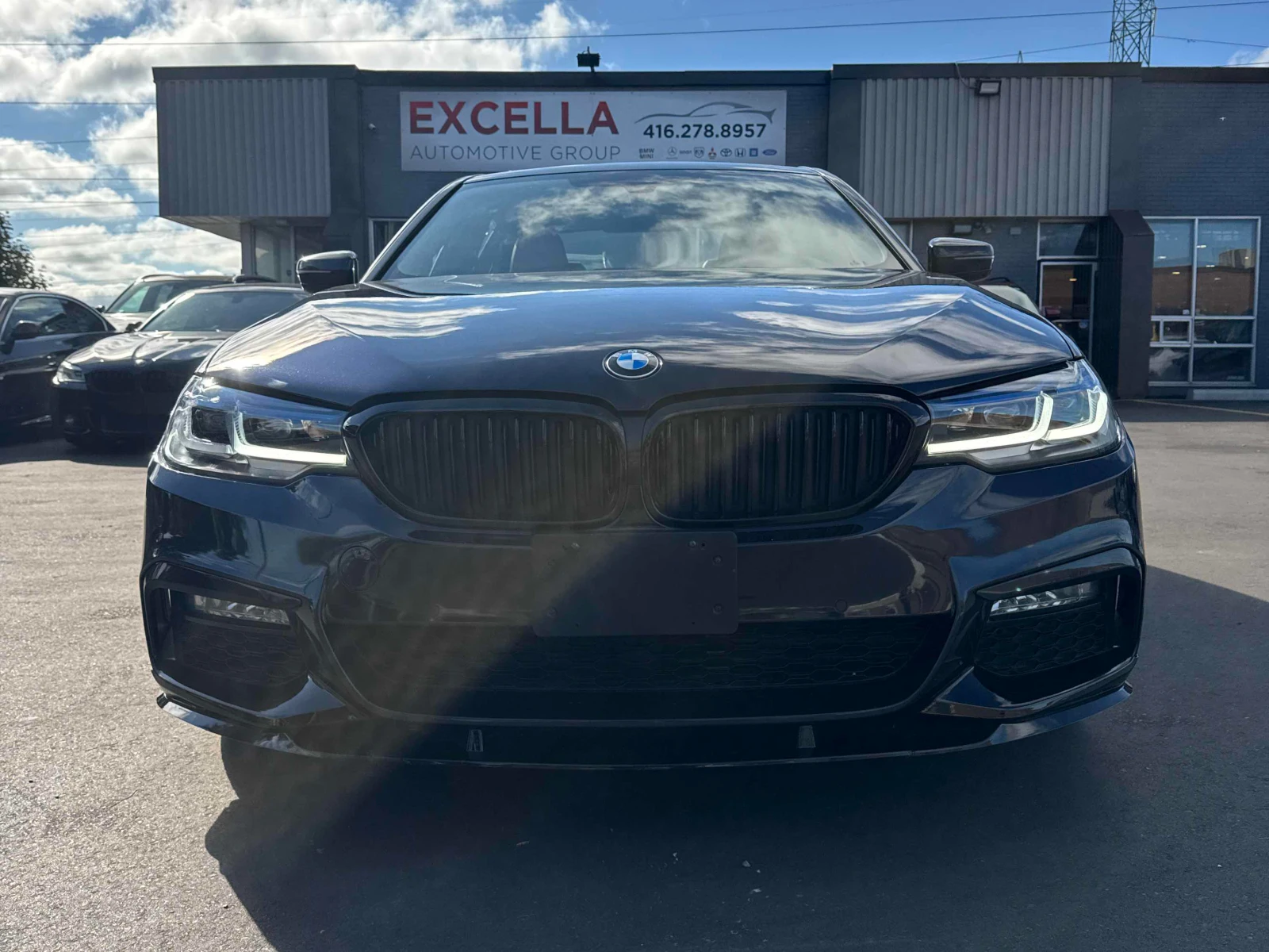 BMW 530 Xdrive* M-pkg* Пано* Подгрев* Harman Kardon - изображение 2