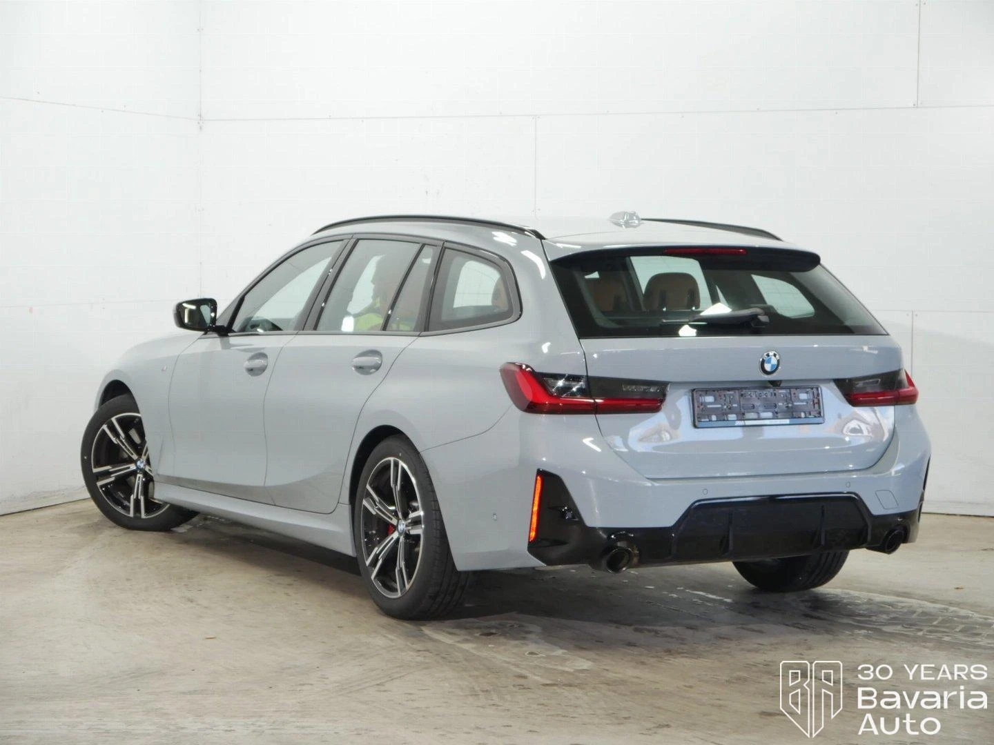 BMW 318 i Touring M Sport Paket Steptronic - изображение 2