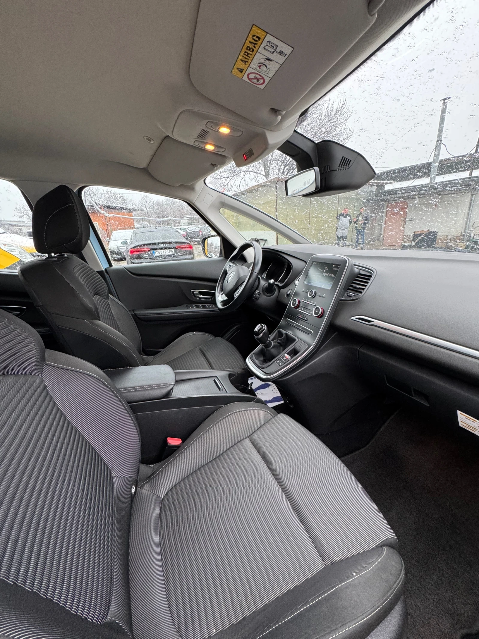Renault Scenic 1.3TURBO/SPORT - изображение 10