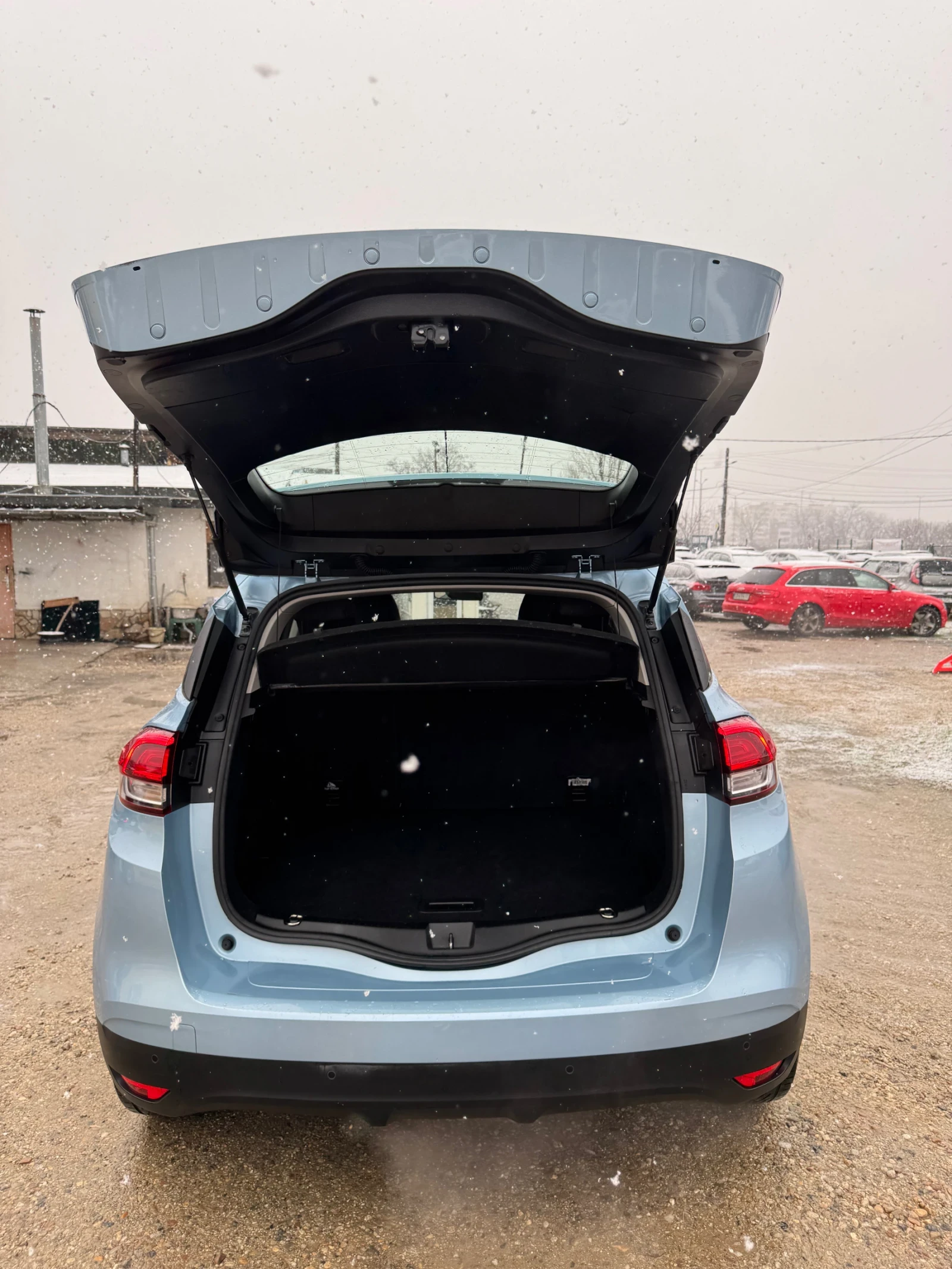 Renault Scenic 1.3TURBO/SPORT - изображение 4