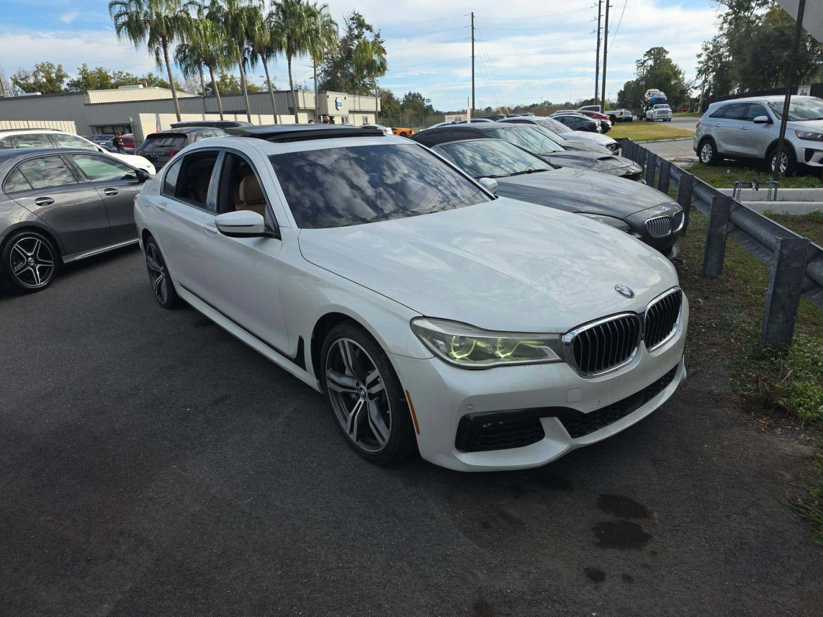 BMW 750  - изображение 4