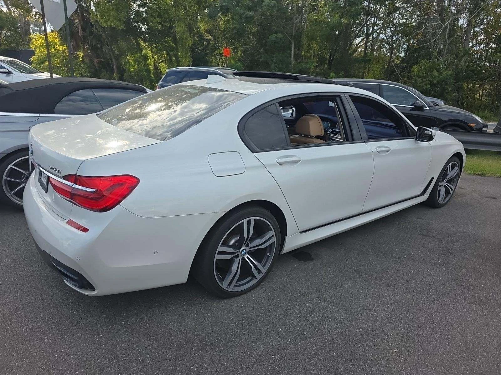 BMW 750  - изображение 3