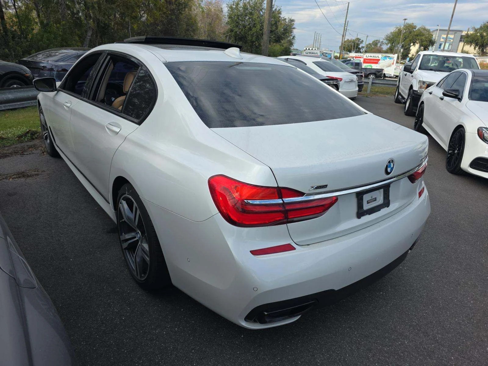 BMW 750  - изображение 2