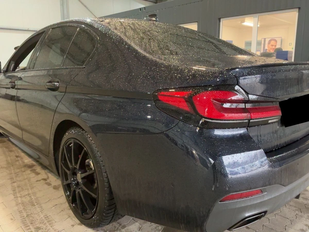 BMW 540 d xDrive Завиваща ос/ H/K / Laser/Head-up/Сервизна - изображение 2