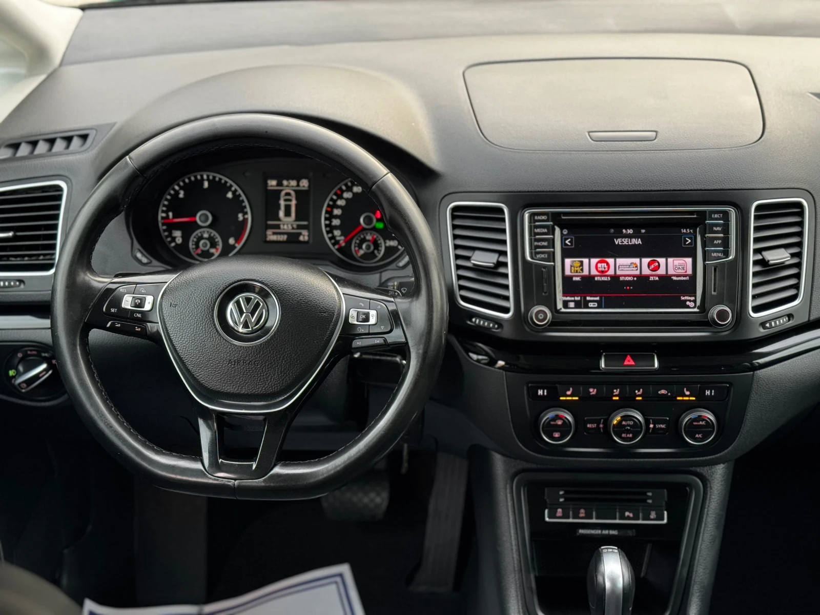 VW Sharan 2.0TDI/HIGHLINE/АВТОМАТИК, снимка 11 - Автомобили и джипове - 53710749