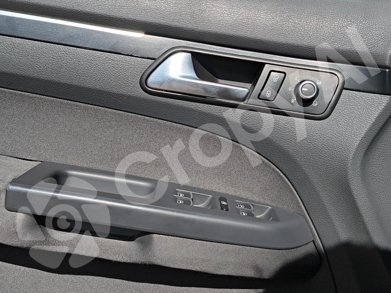 VW Touran 1.4/DSG/Tsi/Navi/Phone, снимка 16 - Автомобили и джипове - 53838184