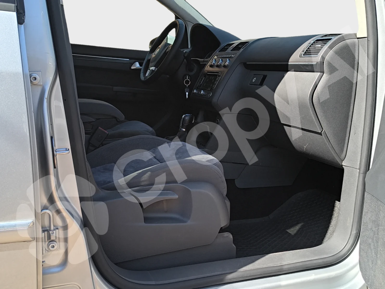 VW Touran 1.4/DSG/Tsi/Navi/Phone, снимка 7 - Автомобили и джипове - 53838184