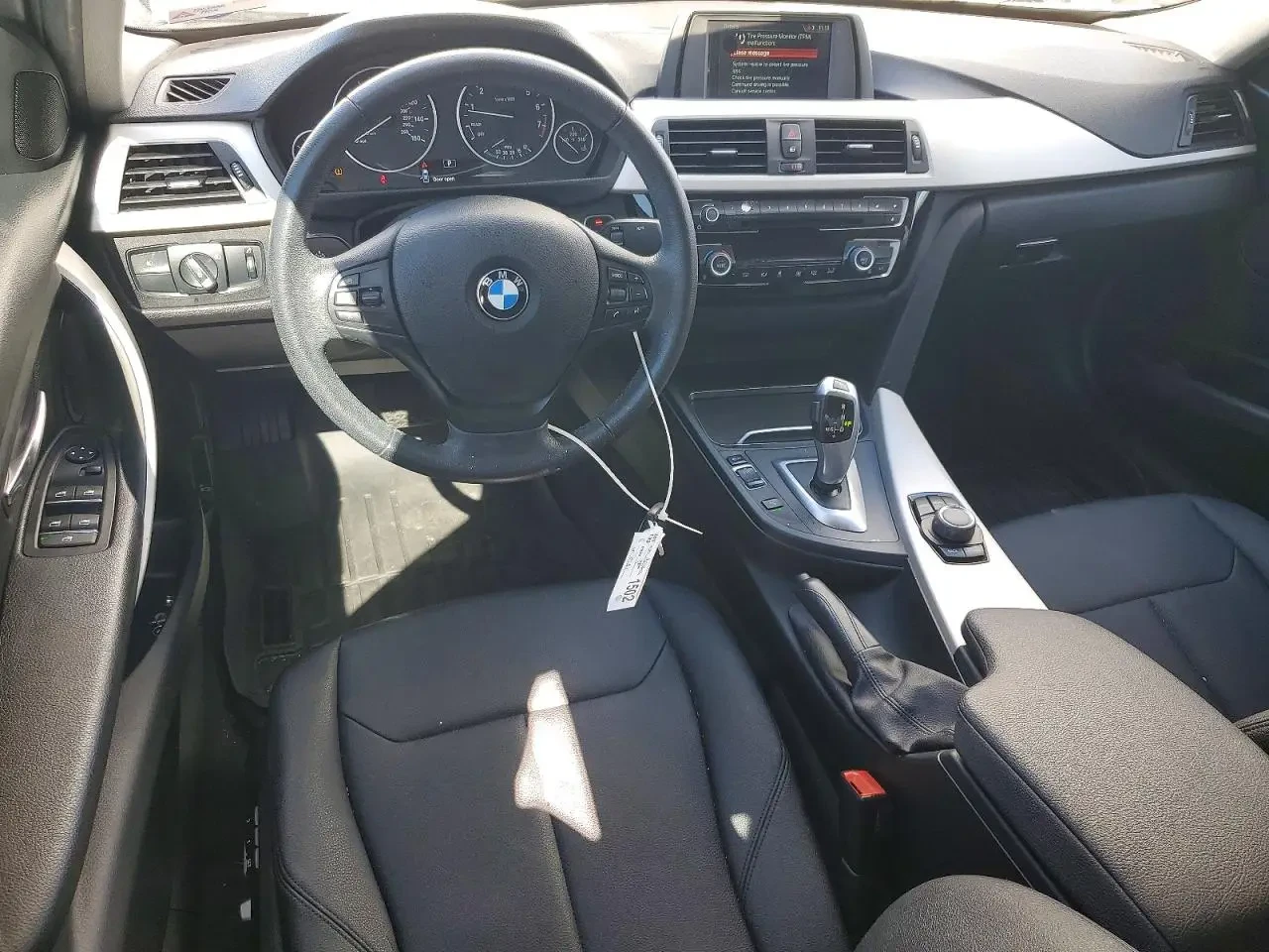 BMW 320 I, снимка 8 - Автомобили и джипове - 53904251