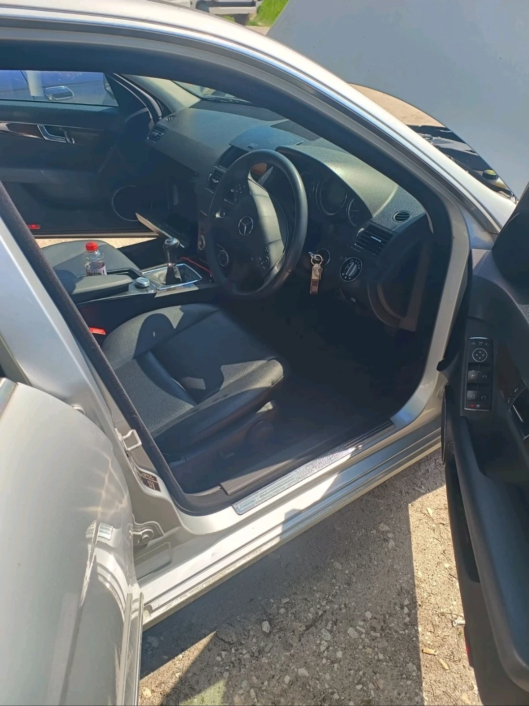 Mercedes-Benz C 180, снимка 4 - Автомобили и джипове - 54344606