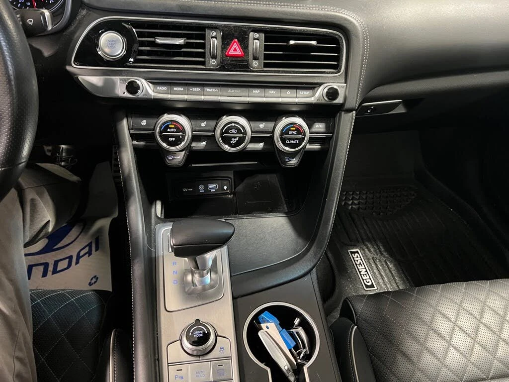 Genesis G70 3.3T Sport AWD, снимка 16 - Автомобили и джипове - 54598206