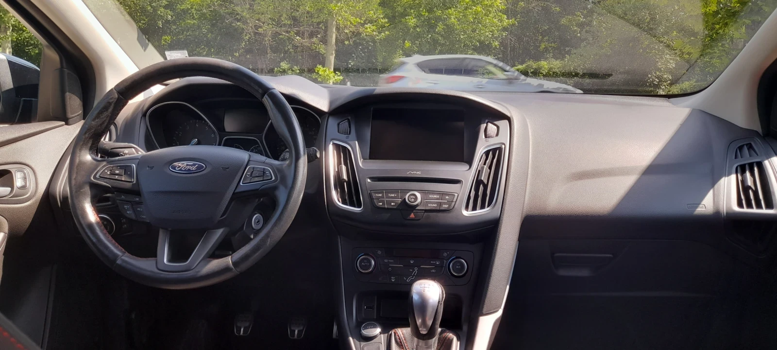 Ford Focus 1.5 i, снимка 4 - Автомобили и джипове - 54787342