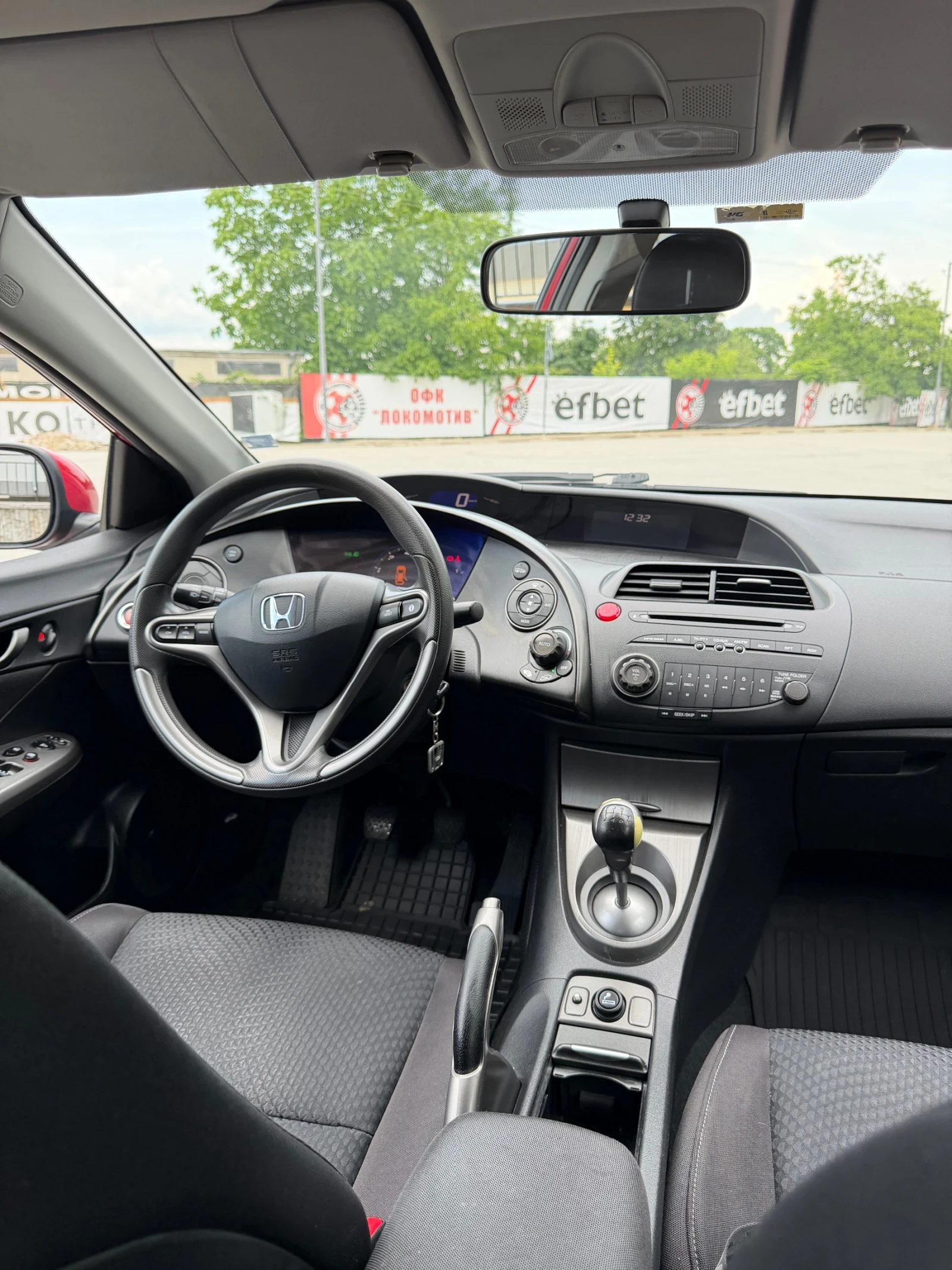 Honda Civic 1. 4 i-VTEC, 2011 г. , 83 к. с, снимка 11 - Автомобили и джипове - 54800170