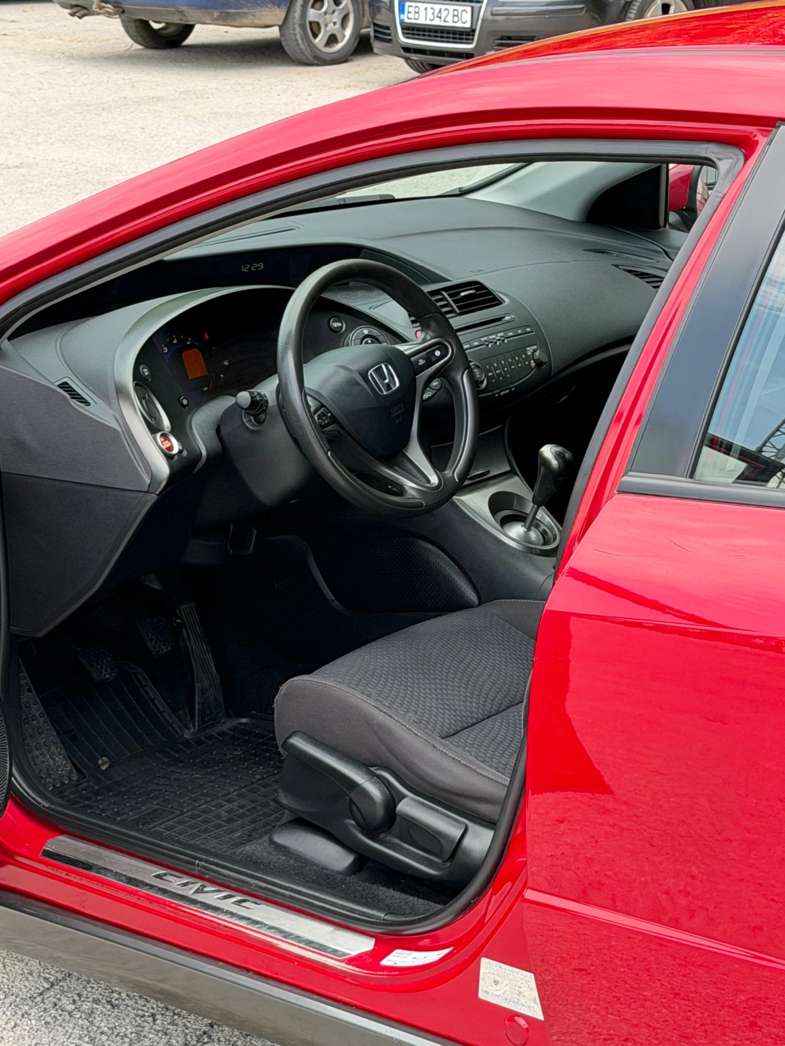 Honda Civic 1. 4 i-VTEC, 2011 г. , 83 к. с, снимка 9 - Автомобили и джипове - 54800170