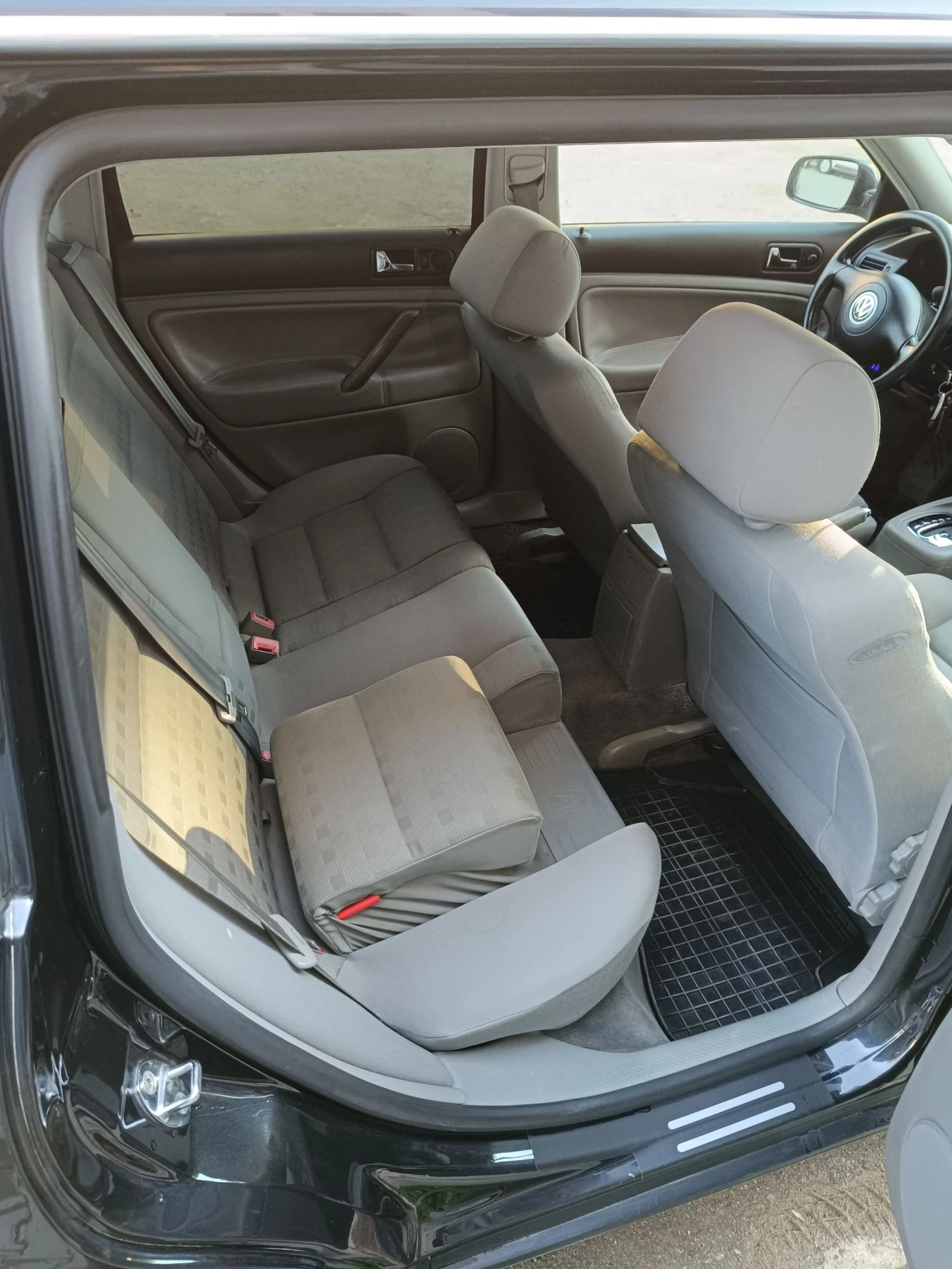VW Passat 1.8T, снимка 7 - Автомобили и джипове - 54839241