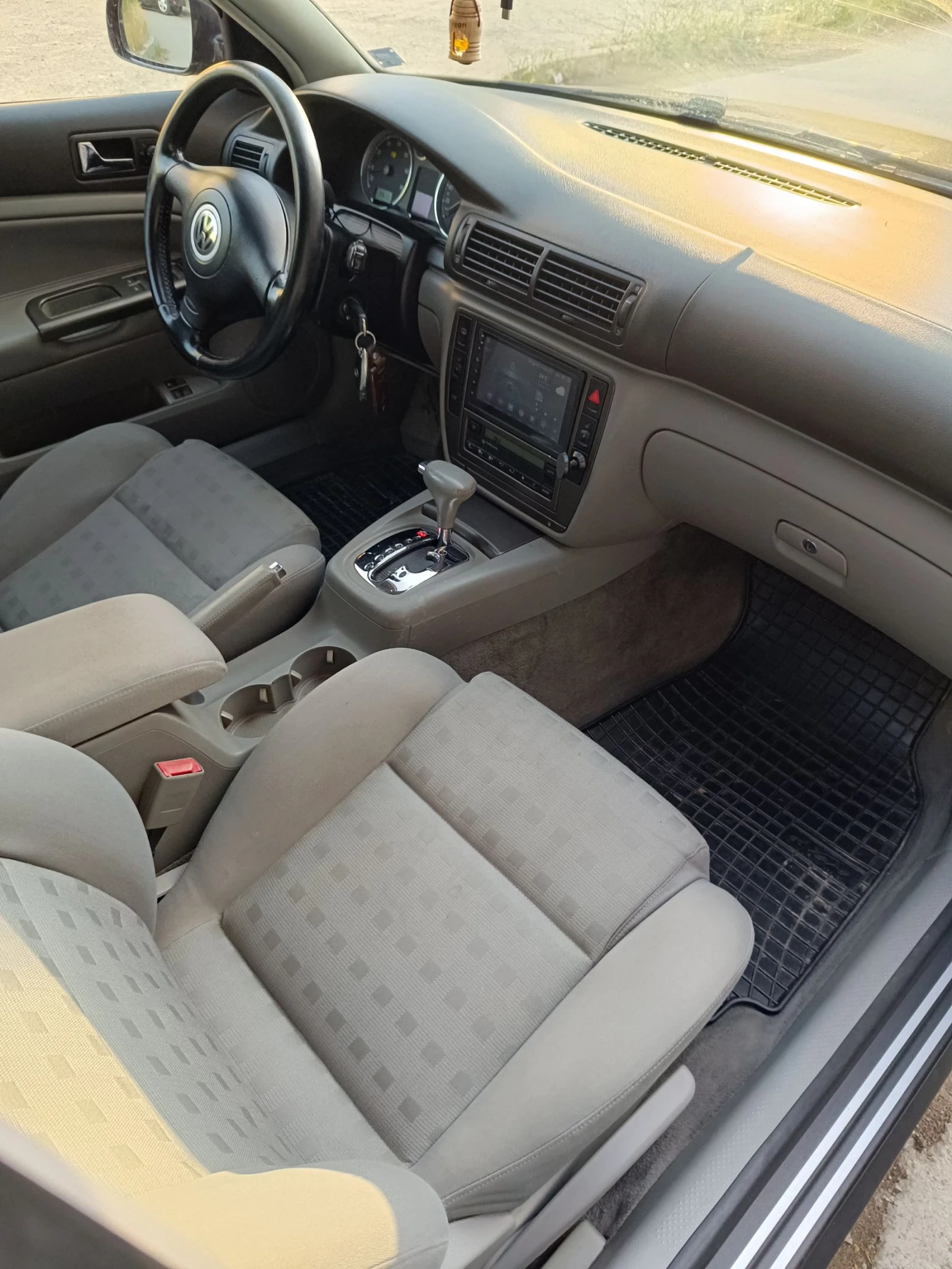 VW Passat 1.8T, снимка 5 - Автомобили и джипове - 54839241