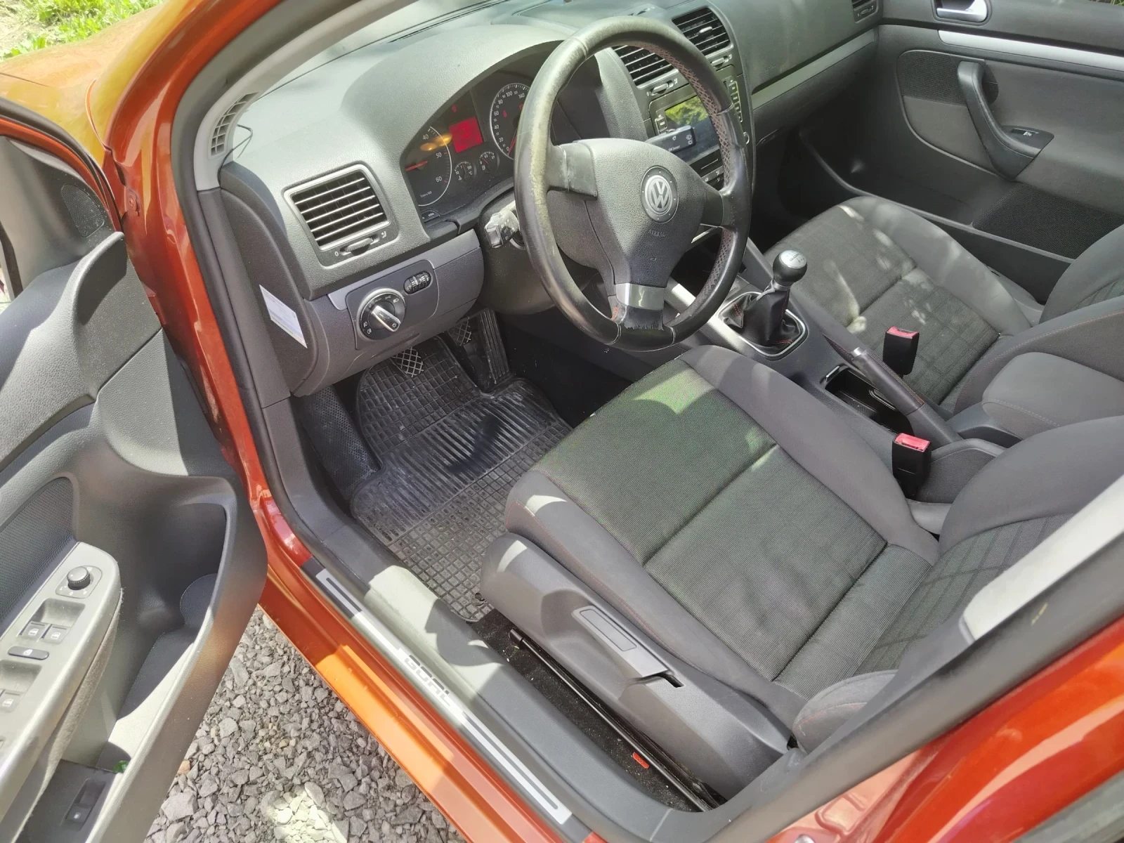 VW Golf 2.0TDi 140 ps, снимка 10 - Автомобили и джипове - 54982670