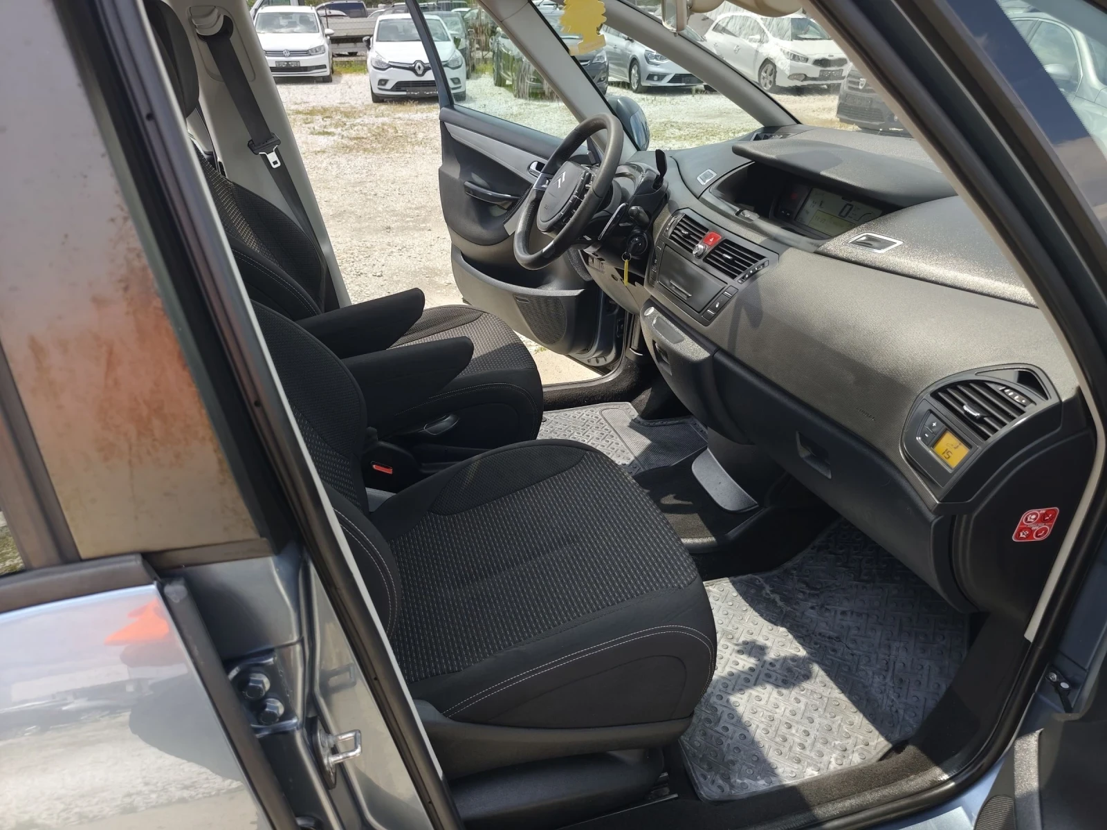 Citroen C4 Picasso 2.0HDI, 136кс.Къса база, снимка 7 - Автомобили и джипове - 55145125