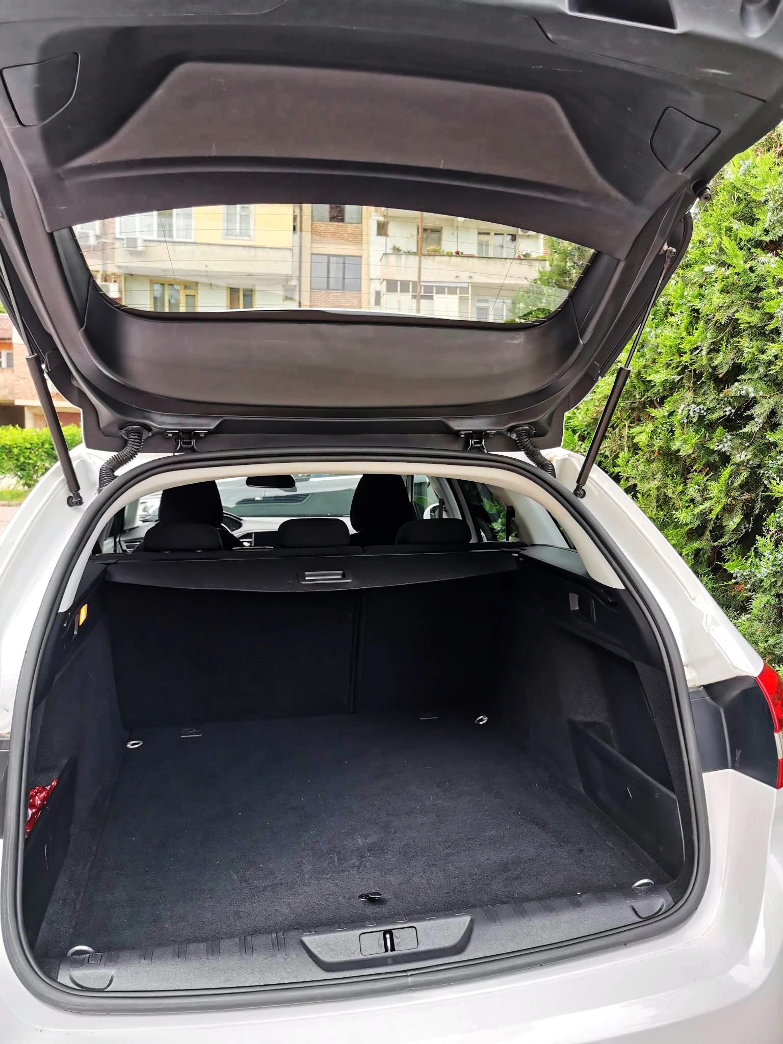 Peugeot 308, снимка 10 - Автомобили и джипове - 55693494