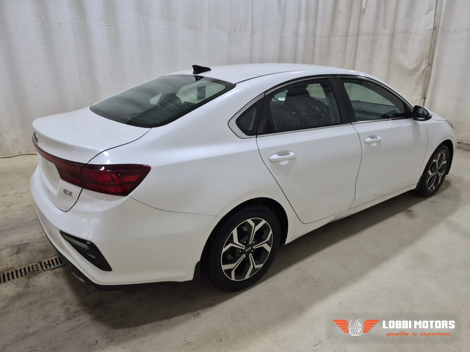Kia Forte, снимка 3 - Автомобили и джипове - 56018230