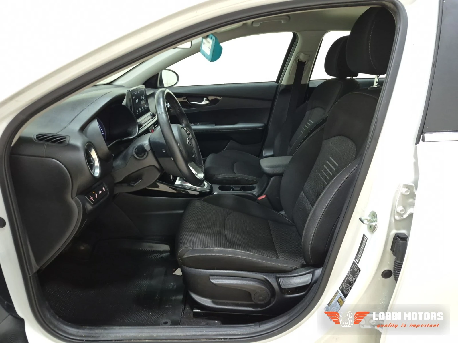 Kia Forte, снимка 4 - Автомобили и джипове - 56018230