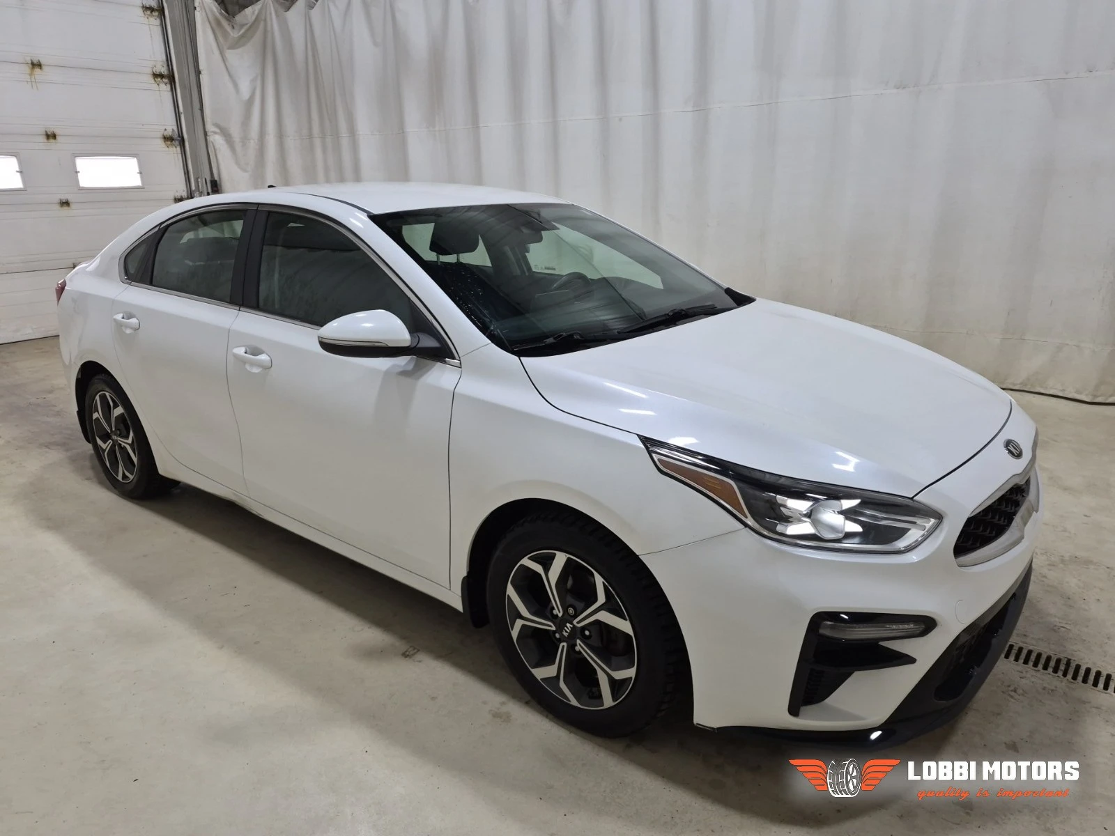 Kia Forte, снимка 2 - Автомобили и джипове - 56018230