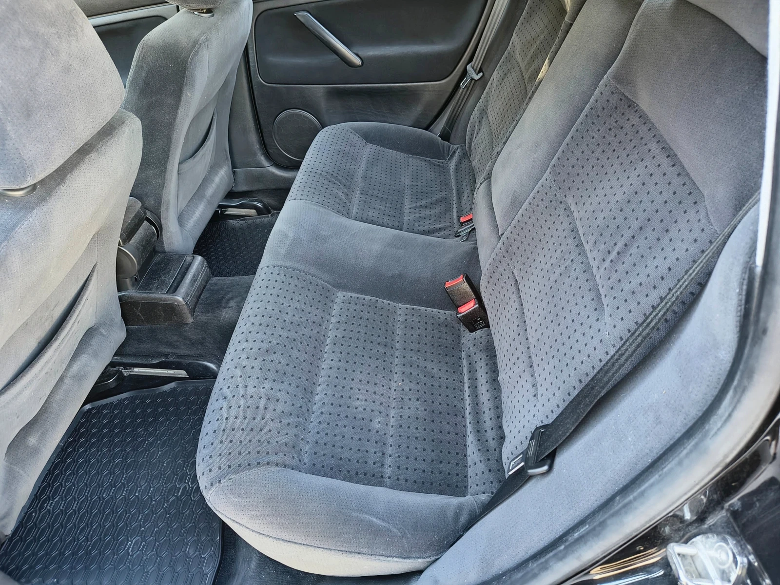 VW Passat 1.8 , снимка 11 - Автомобили и джипове - 56482648