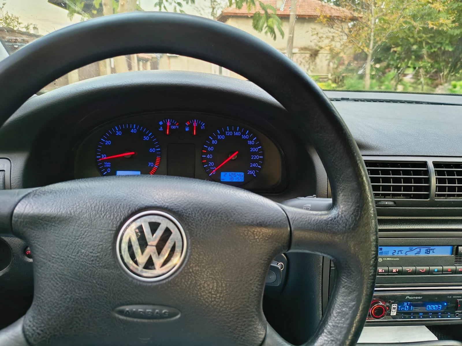 VW Passat 1.8 , снимка 10 - Автомобили и джипове - 56482648