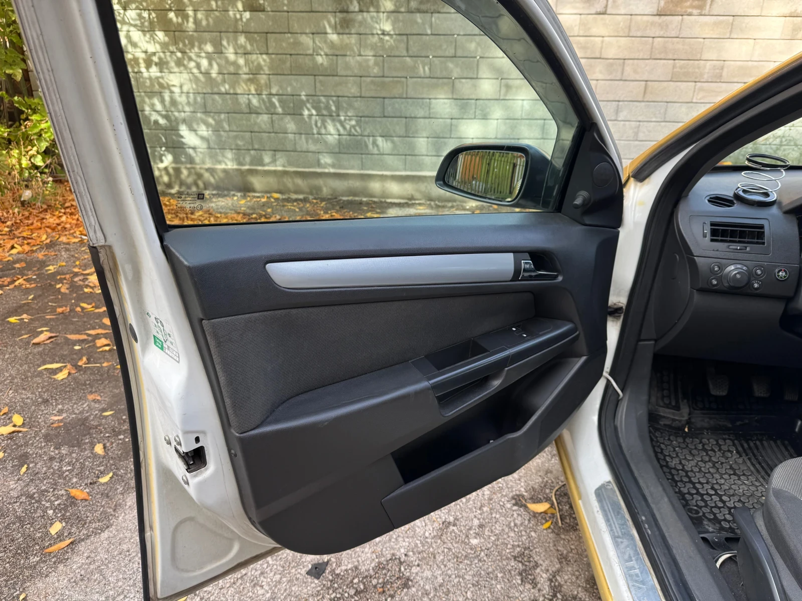 Opel Astra 1.6 i, снимка 12 - Автомобили и джипове - 56507536