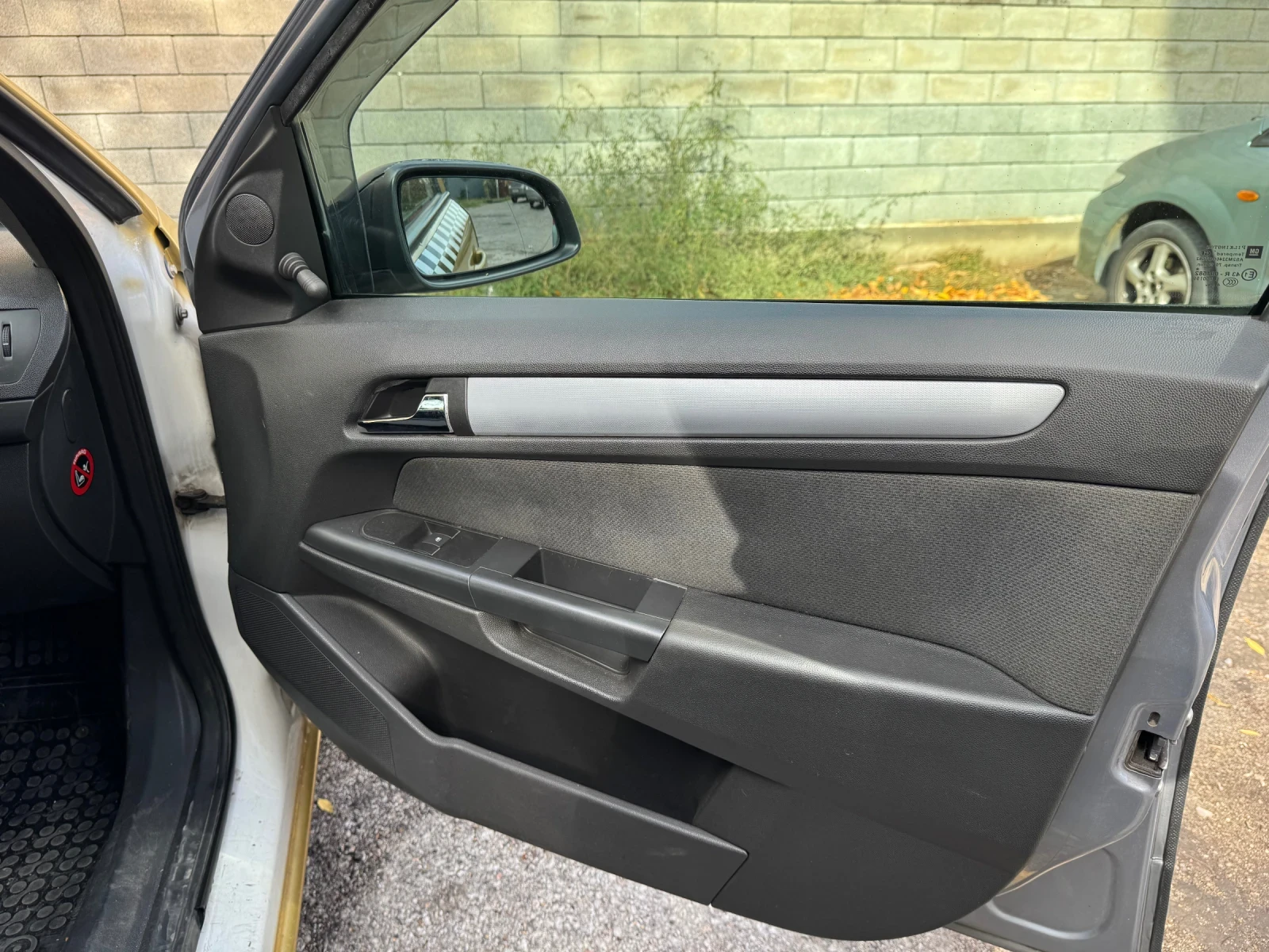 Opel Astra 1.6 i, снимка 15 - Автомобили и джипове - 56507536