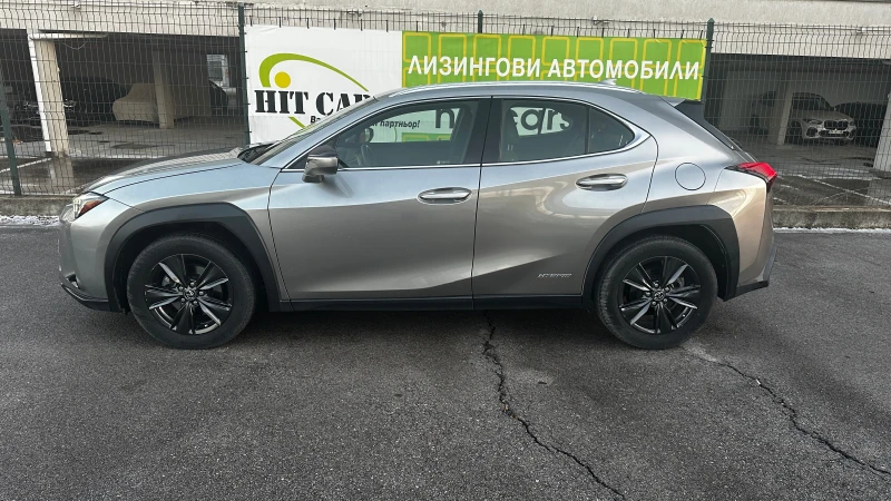 Lexus UX 250h Hybrid Гаранция 4x4, снимка 4 - Автомобили и джипове - 48117359