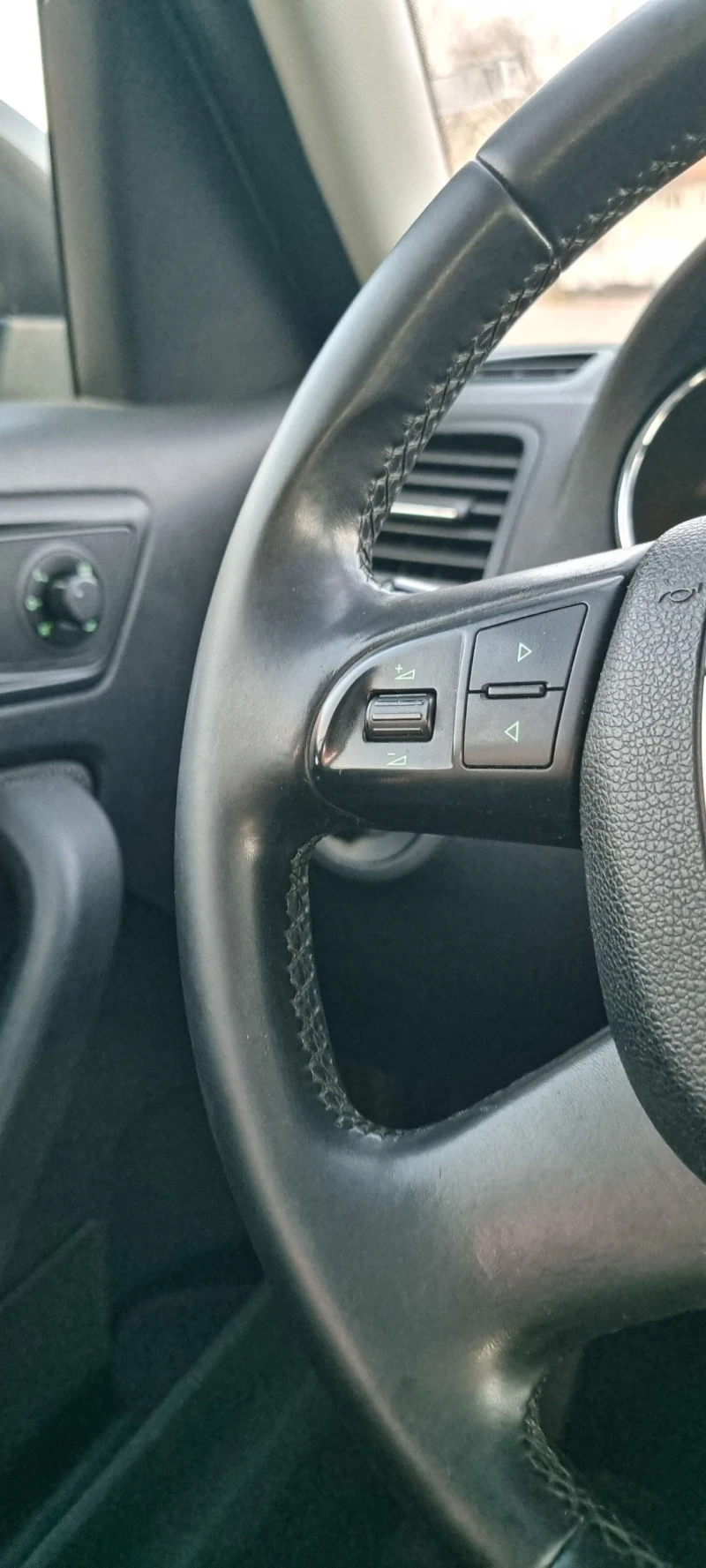 Skoda Yeti 1.2i, снимка 15 - Автомобили и джипове - 52528944