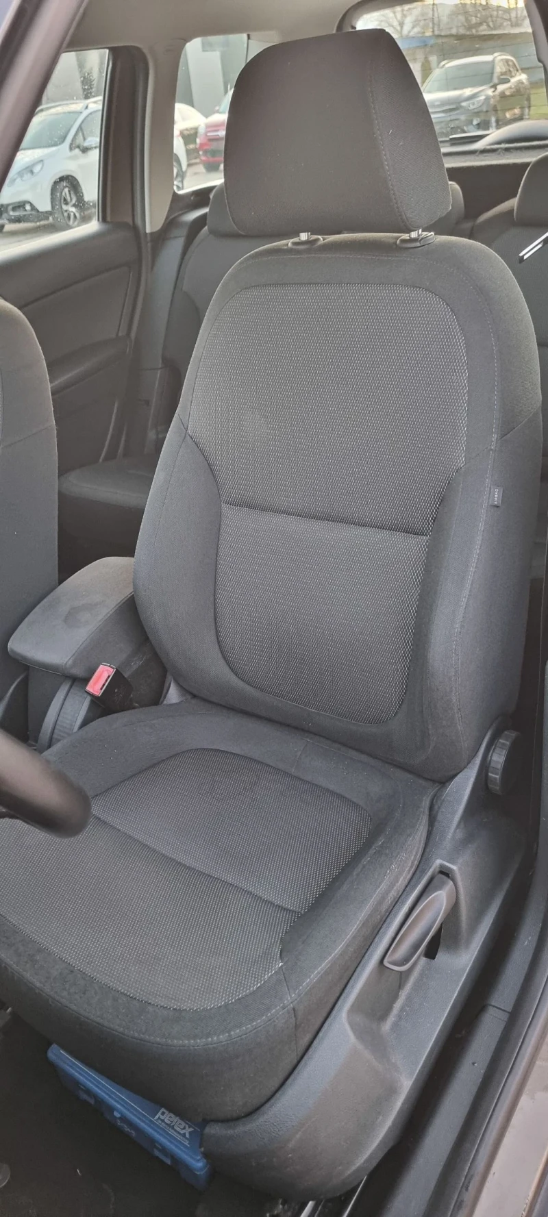 Skoda Yeti 1.2i, снимка 8 - Автомобили и джипове - 52528944