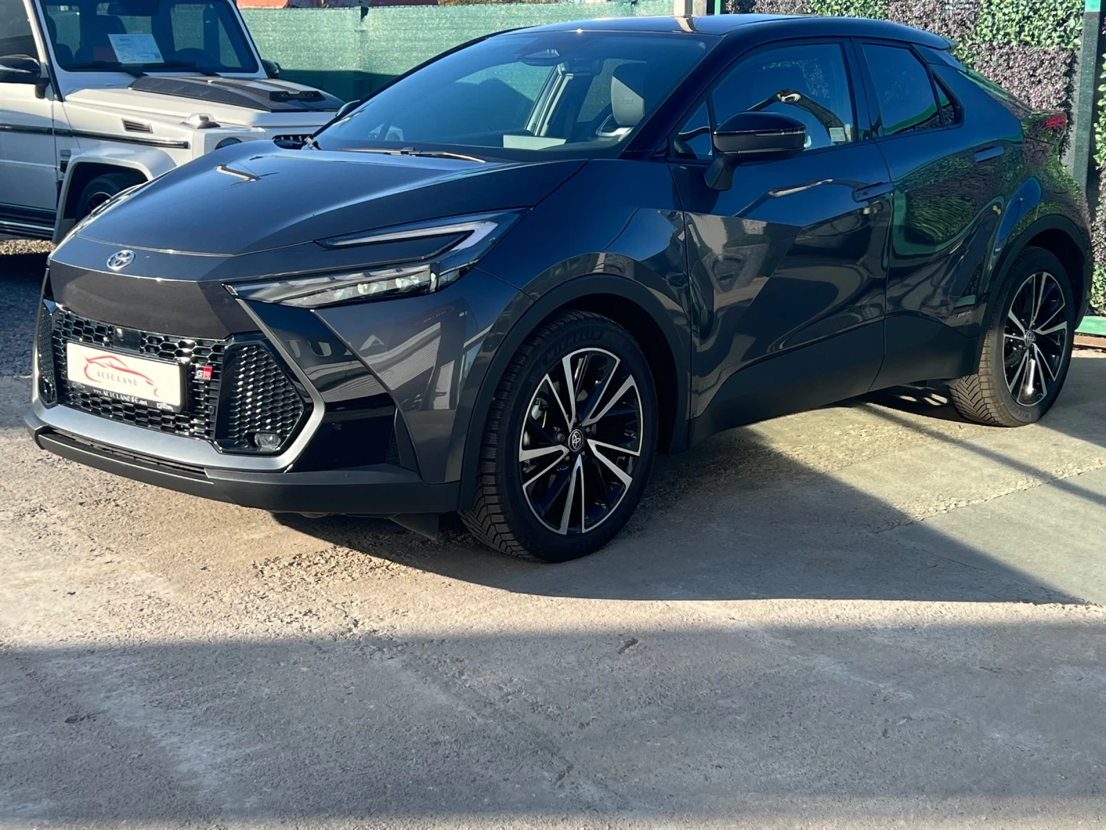 Toyota C-HR НАЛИЧЕН!! GR-LINE/4x4/LED/CAM/NAVI/СОБСТВЕН ЛИЗИНГ - изображение 3