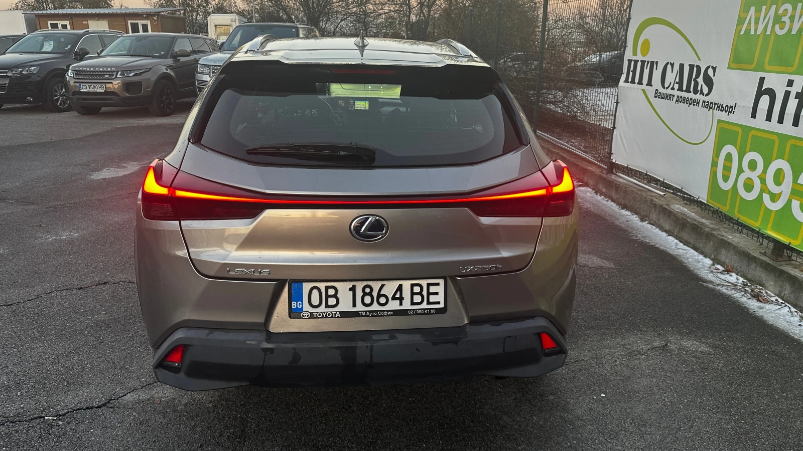 Lexus UX 250h Hybrid Гаранция 4x4 - изображение 7