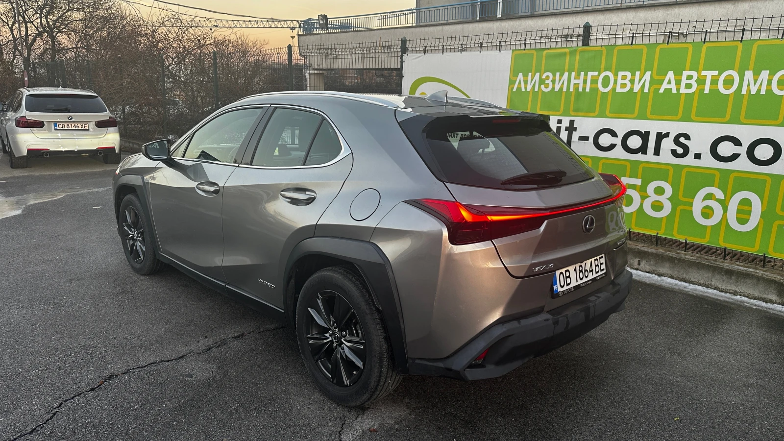 Lexus UX 250h Hybrid Гаранция 4x4 - изображение 5